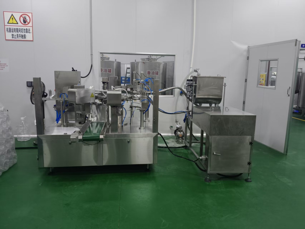 給袋式醬料包裝機(jī)如何根據(jù)醬料狀態(tài)選擇不同的上料泵
